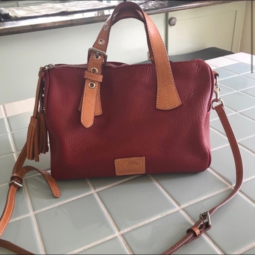 Dooney and Bourke red crossbody bag nwot